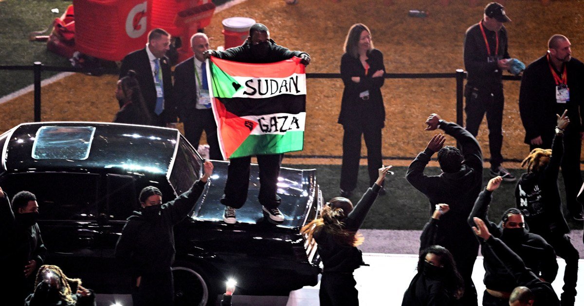 Super Bowl halftime show dancer displays Palestinian, Sudanese flags during Kendrick Lamar performance