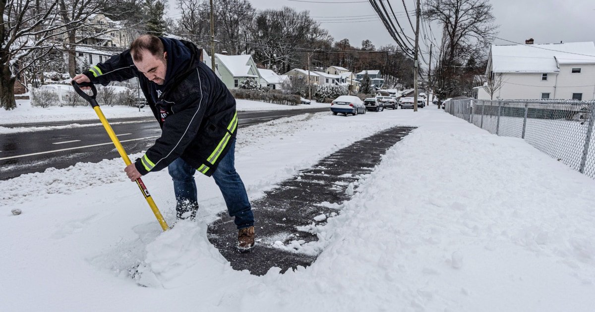 Winter storm systems bring heavy snow and arctic temperatures to northern U.S.