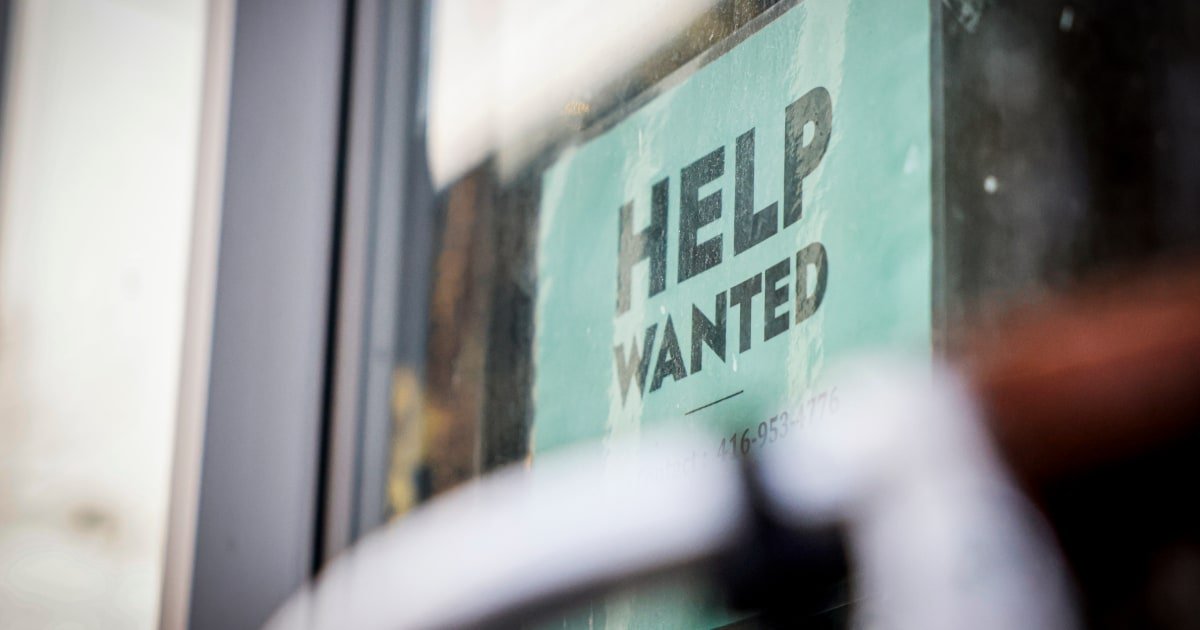 Applications for jobless benefits inch up, but layoffs remain low, labor market healthy