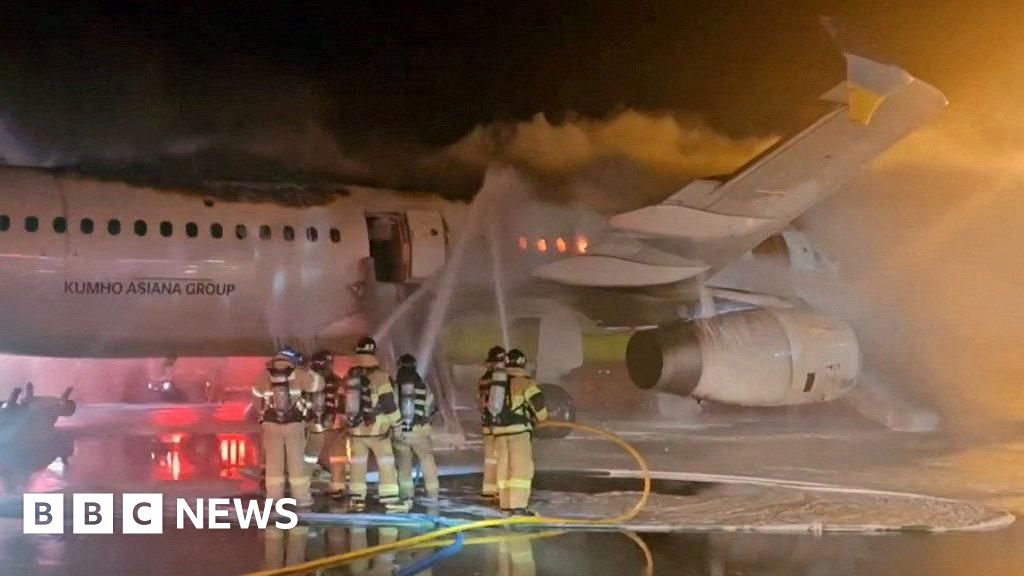 Power bank likely caused plane fire, investigators say