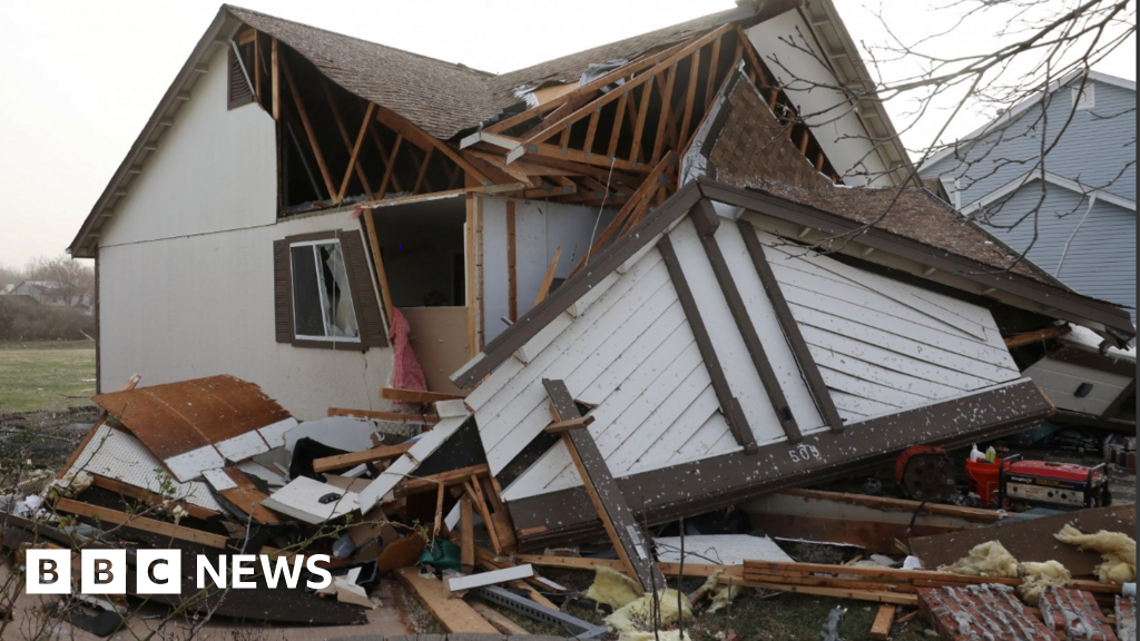 Over a dozen dead as deadly tornadoes tear through southern US