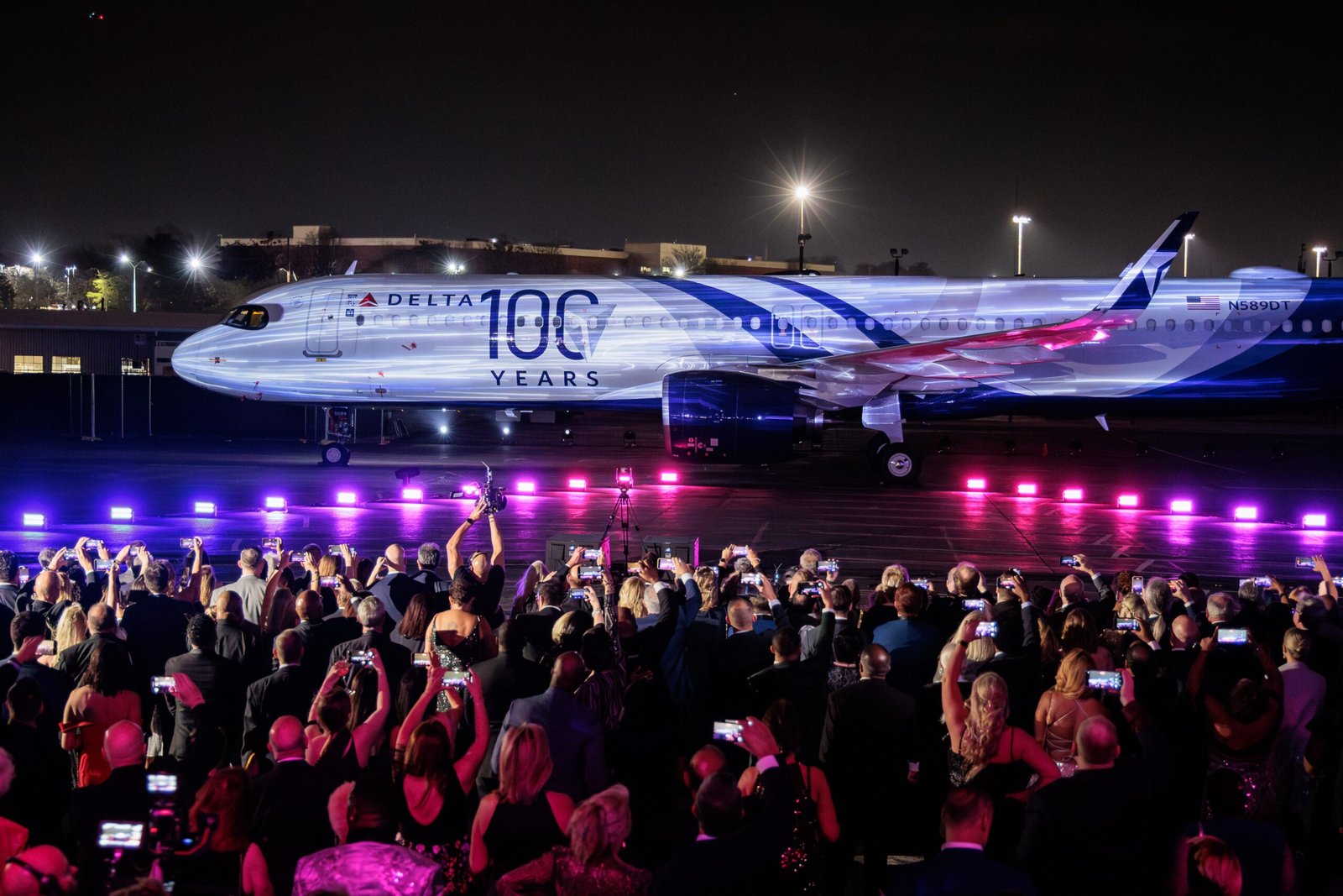 Delta marks 100th anniversary with special livery