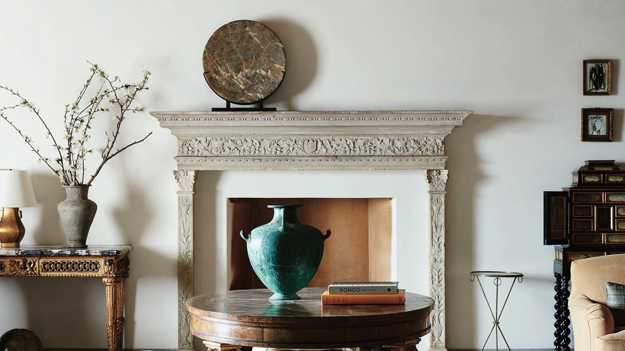How to Decorate a Mantel in 5 Easy Steps, According to Design Pros
