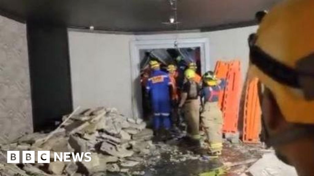 Roof collapse at Dominican Republic nightclub kills at least 13