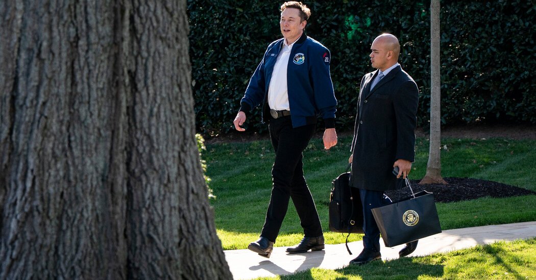 Elon Musk Calls Peter Navarro a ‘Moron’ in Escalating Tariff Fight