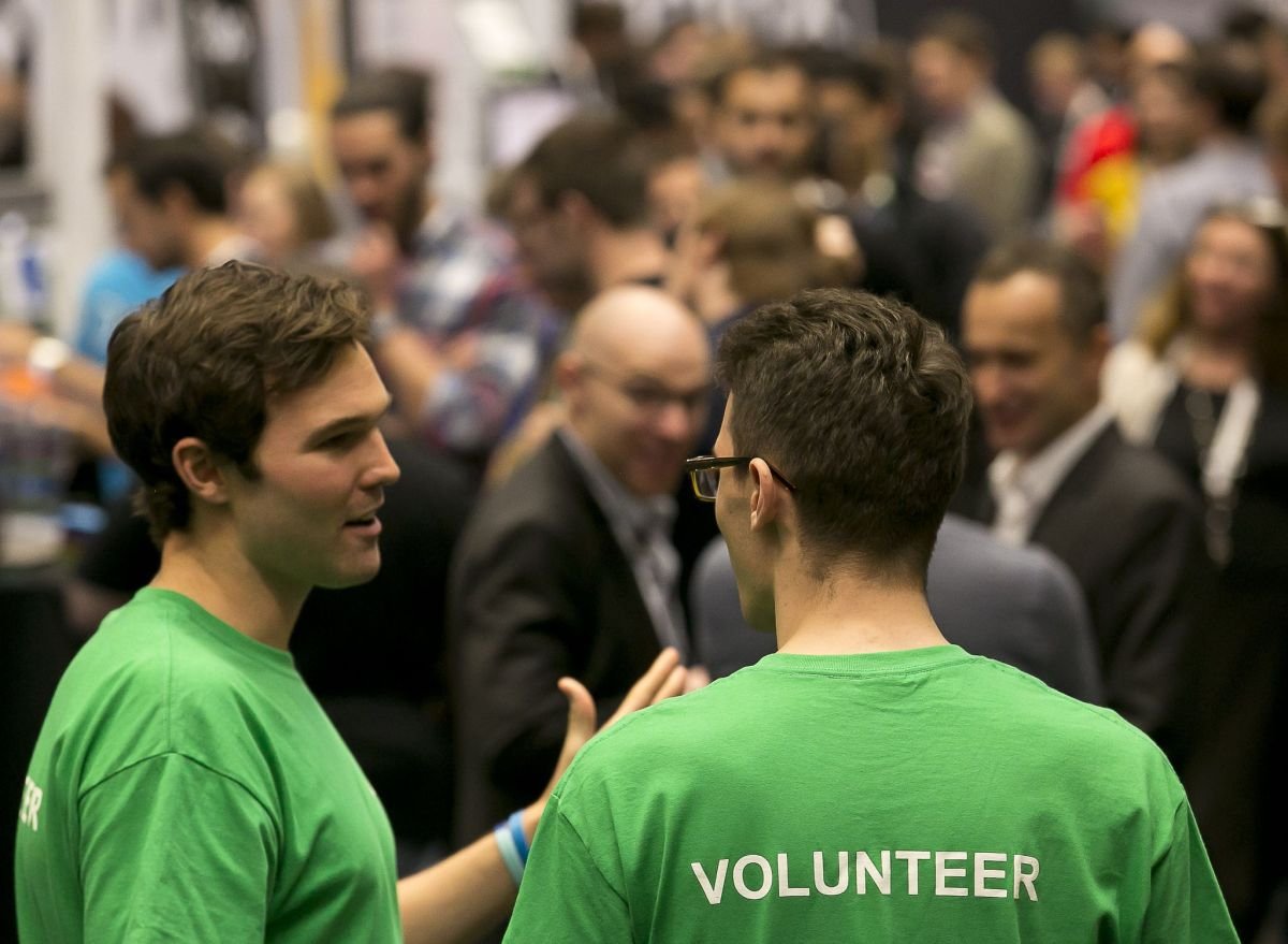 Volunteer your time for a free ticket to Sessions: AI