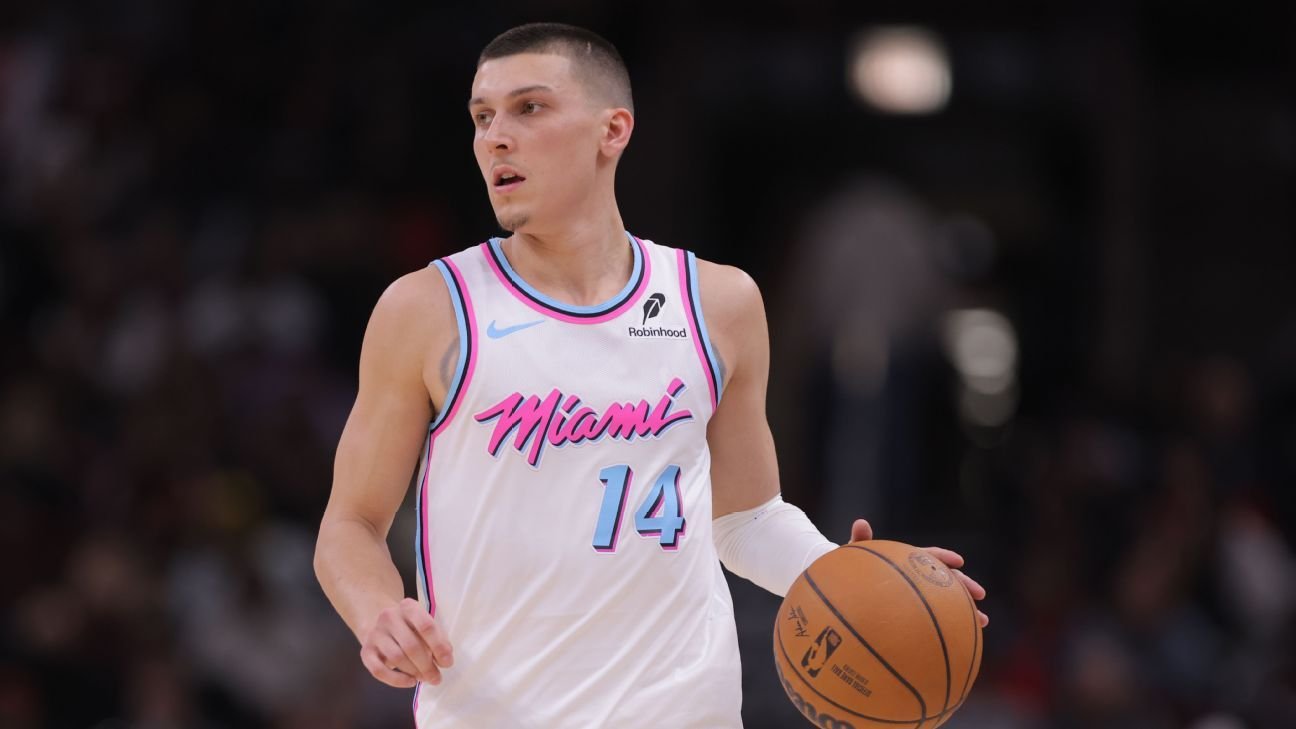 Tyler Herro goes for 3 instead of open layup, costs Heat late