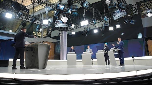 7 notable moments from the French leaders’ debate
