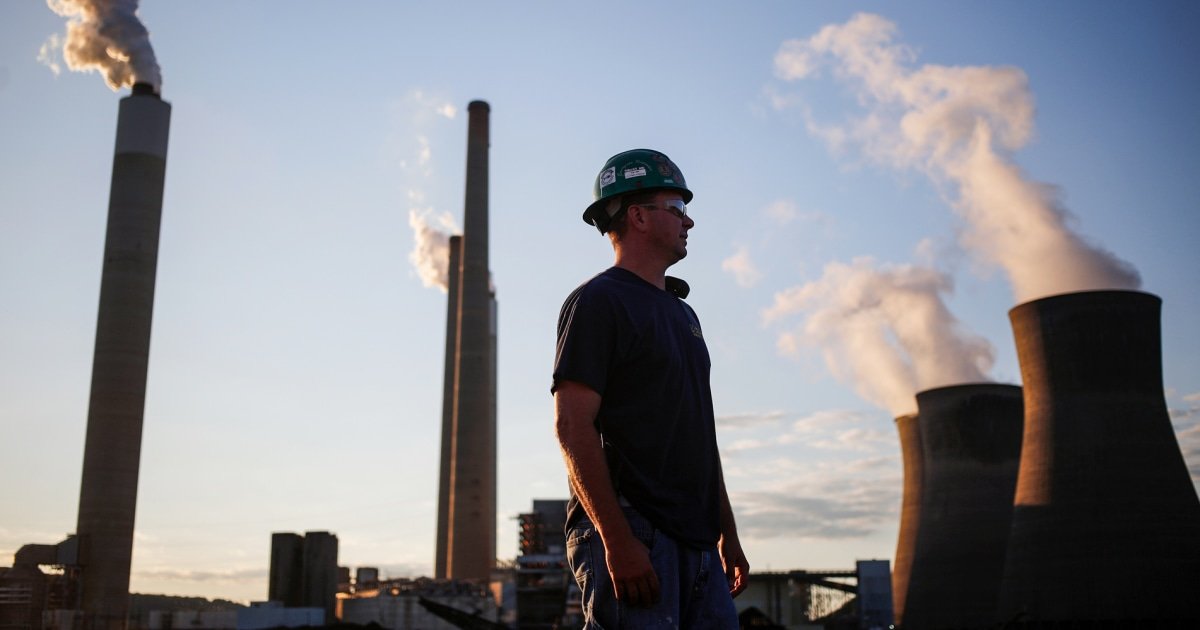 Trump signs executive order to boost U.S. coal industry, in part to fuel artificial intelligence