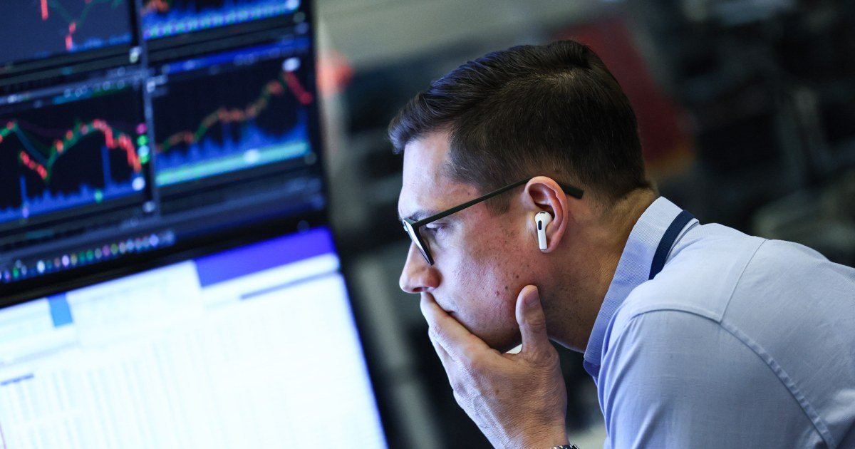 Retail investors are running head first into this topsy-turvy market