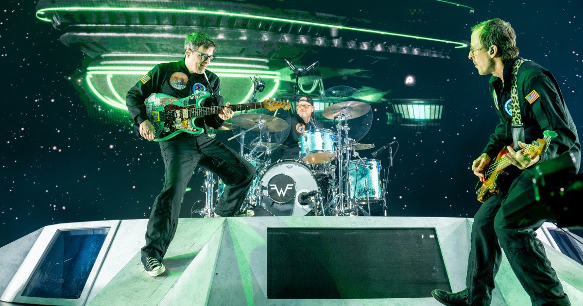 Weezer still set to play Coachella after police shoot wife of bassist