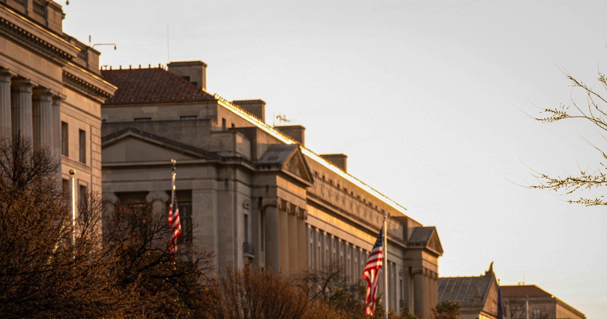 Immigrants fear deportation over filing taxes due to IRS-ICE agreement