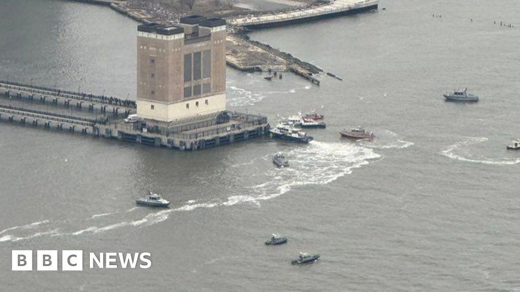 At least one dead in Hudson River helicopter crash