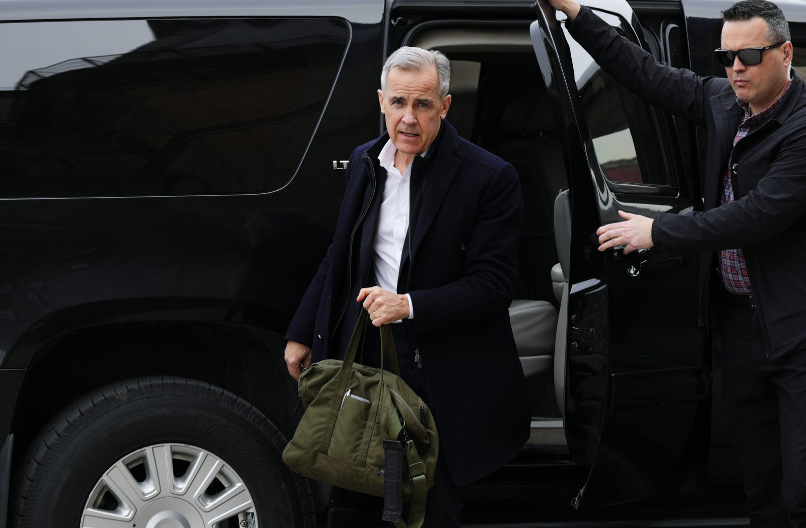 Live from the trail: Carney returns to Ottawa, as Poilievre stops in St. Catharines, Ont.