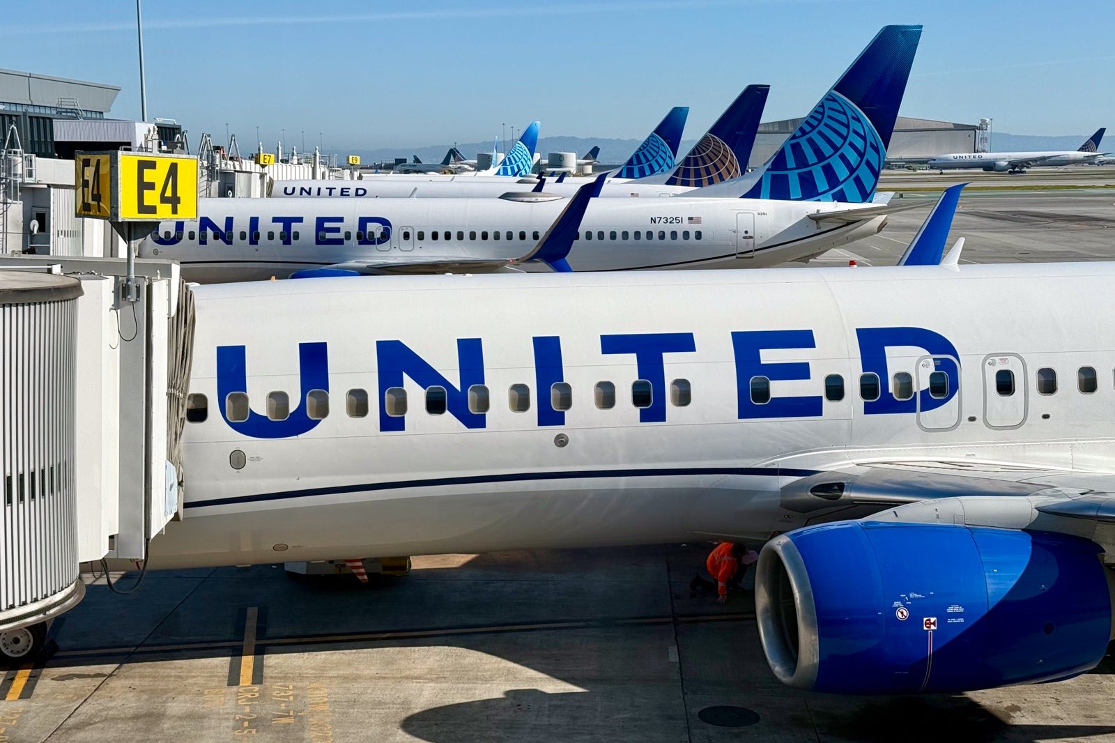 How to earn PQPs with United Airlines credit card spending