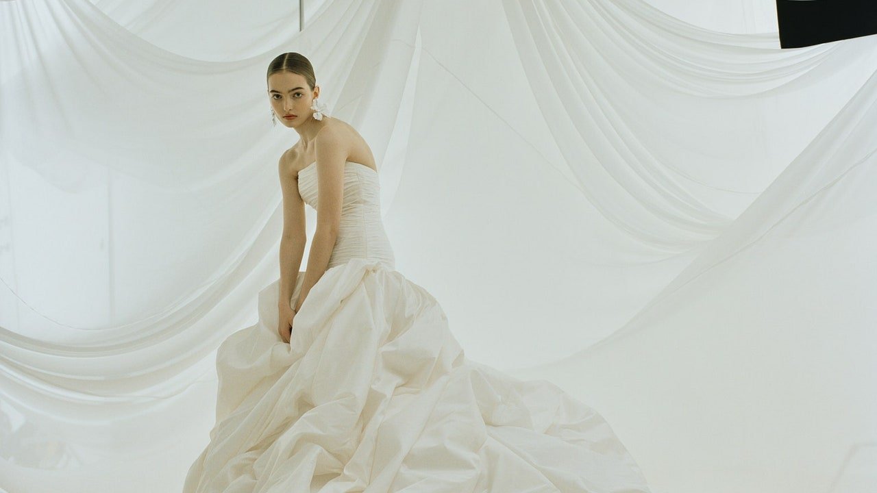 This Controversial Y2K Trend Was the Biggest Surprise at New York Bridal Fashion Week
