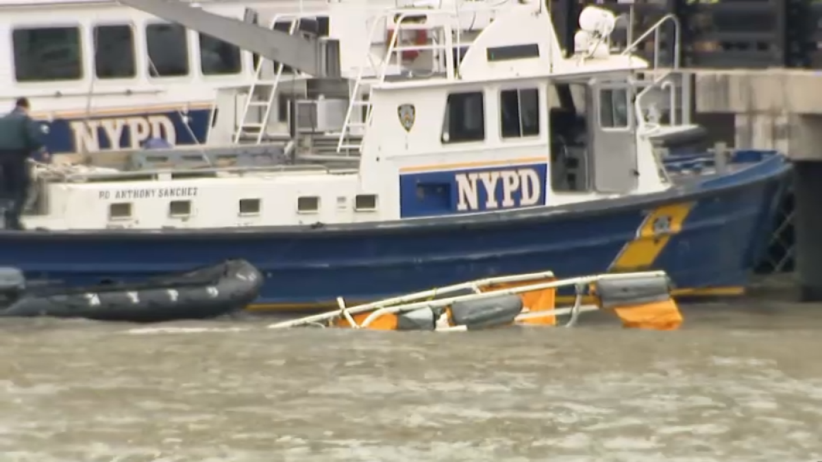 Helicopter crashes into Hudson River – NBC New York