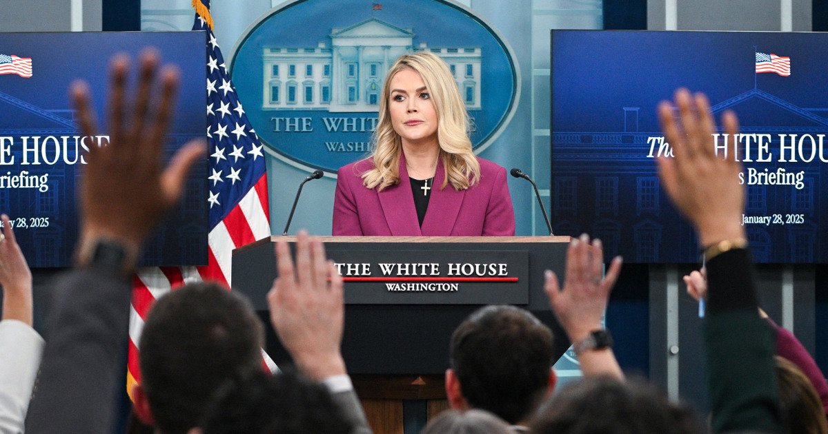 White House holds press briefing