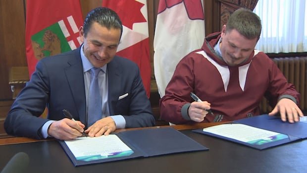 Premiers Kinew, Akeeagok ink deal to build hydro transmission line from Manitoba to Nunavut