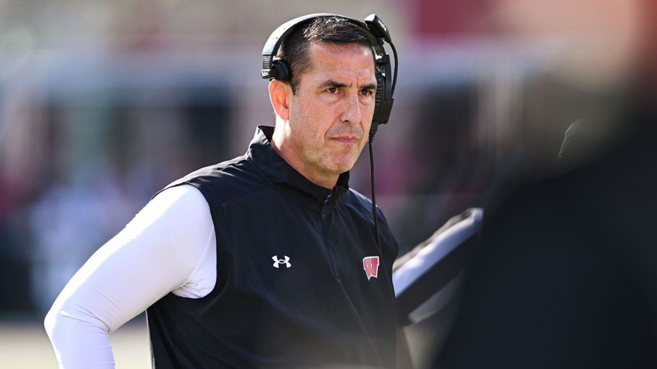 Wisconsin coach Luke Fickell to return in 2026, AD says