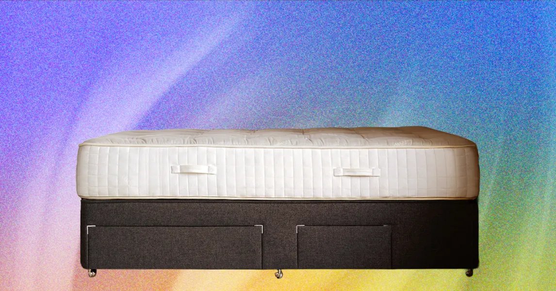 Woolroom Luxury Wooly Mattress Review: Supple but Stinky