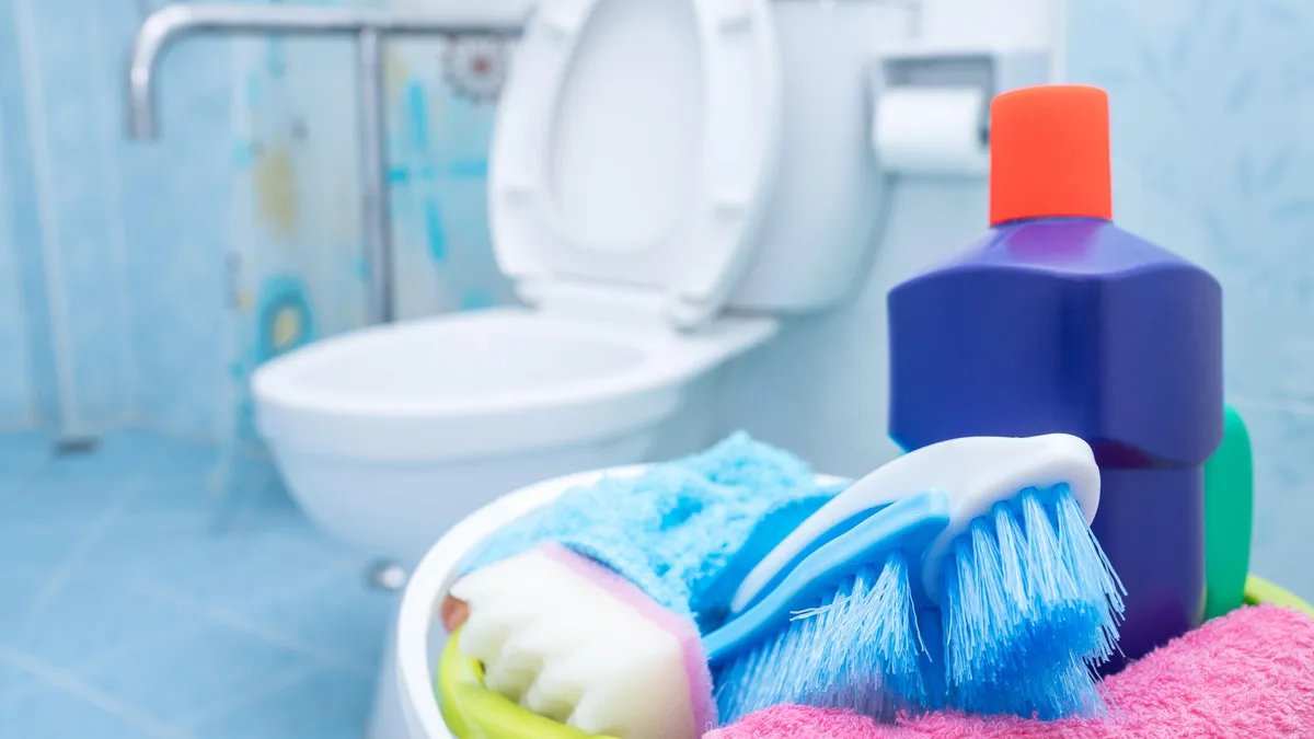 9 Cleaning Secrets for a Freakishly Clean Bathroom From a Former Custodian