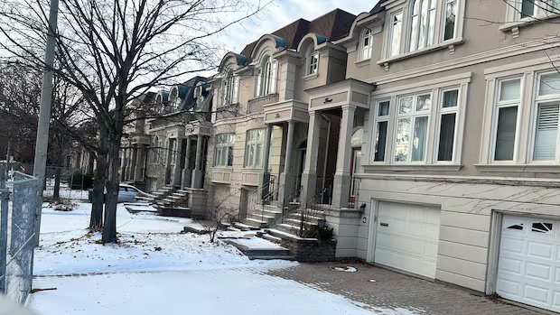 Vacant upscale north Toronto homes should house low-income families, advocates say