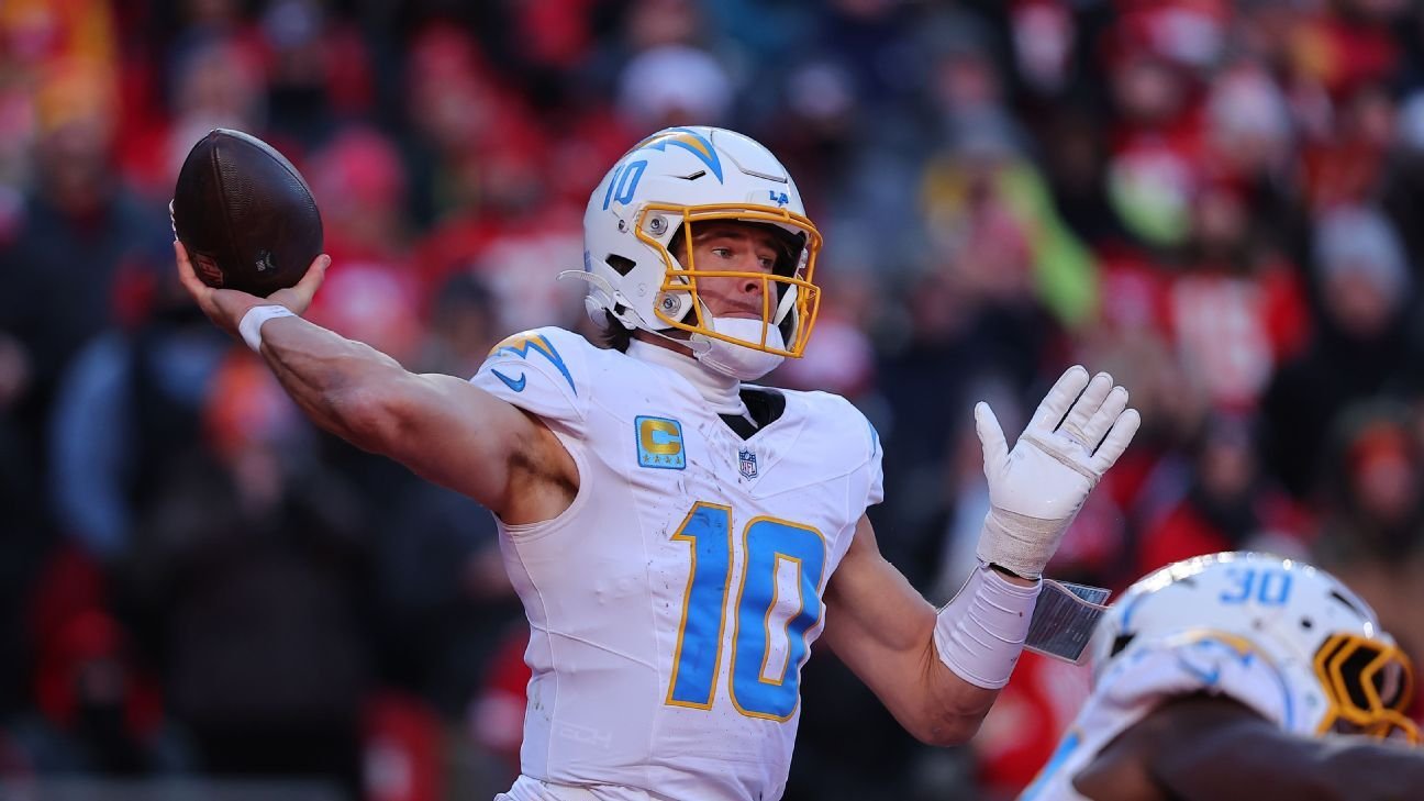 Will Texans-Chargers and Ravens-Packers be low-scoring affairs Saturday?