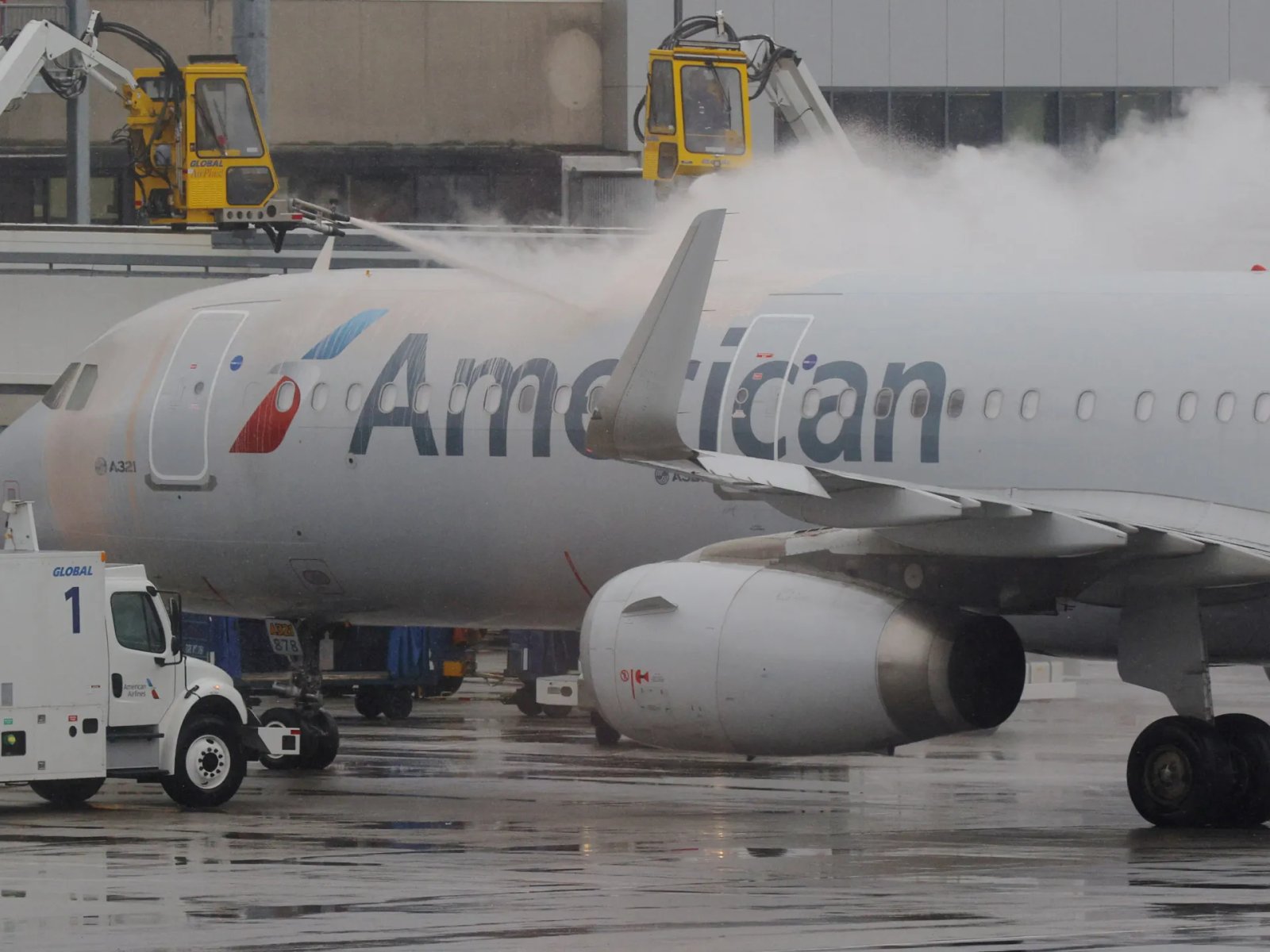 Over 1,500 flights cancelled as winter storm Devin hits US holiday travel | Travel News