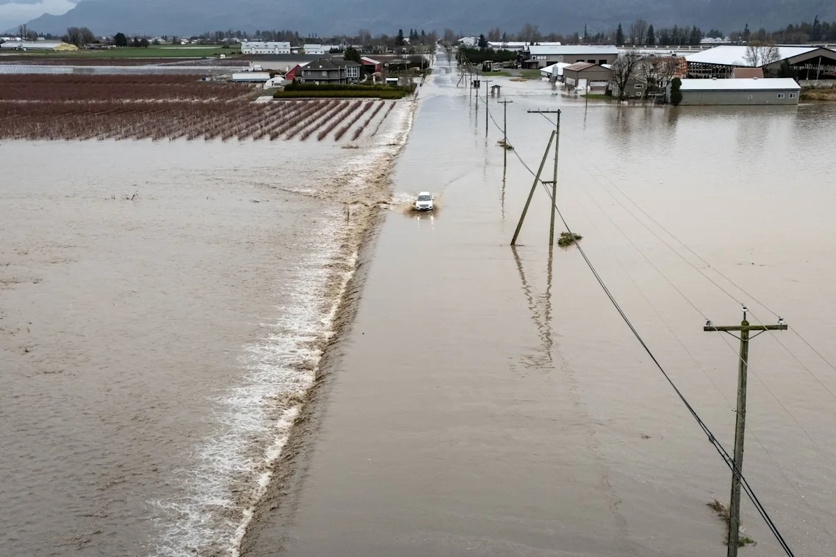 Abbotsford mayor blasts feds for flooding ‘inaction’ as water starts receding
