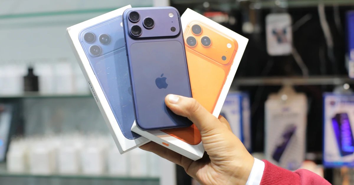 Top-end iPhones on sale in Gaza as food and medicine trickles into territory