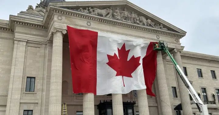 Large flag that was draped outside Manitoba’s legislature is back with football club – Winnipeg