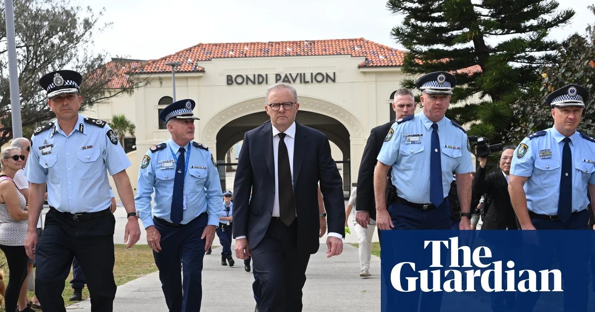 Anthony Albanese vows to deploy all resources against antisemitism as criticism mounts following Bondi attack | Anthony Albanese