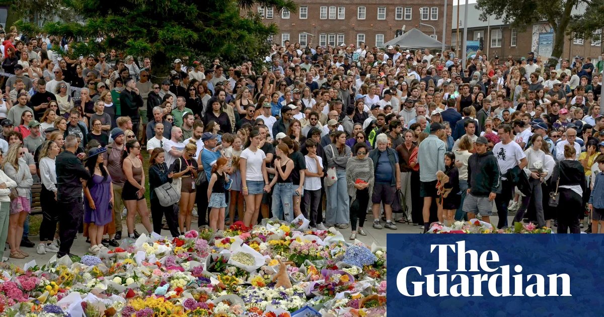 Met with a scene of horror at Bondi beach, strangers embraced, shed tears and gathered in silence | Bondi beach terror attack