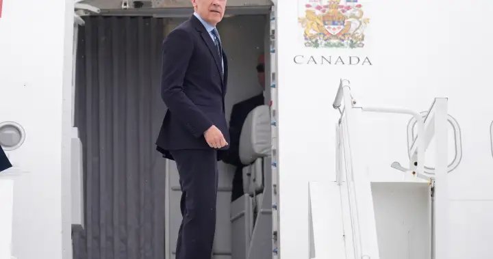 Carney heads to Washington to meet Trump, Sheinbaum at FIFA draw – National