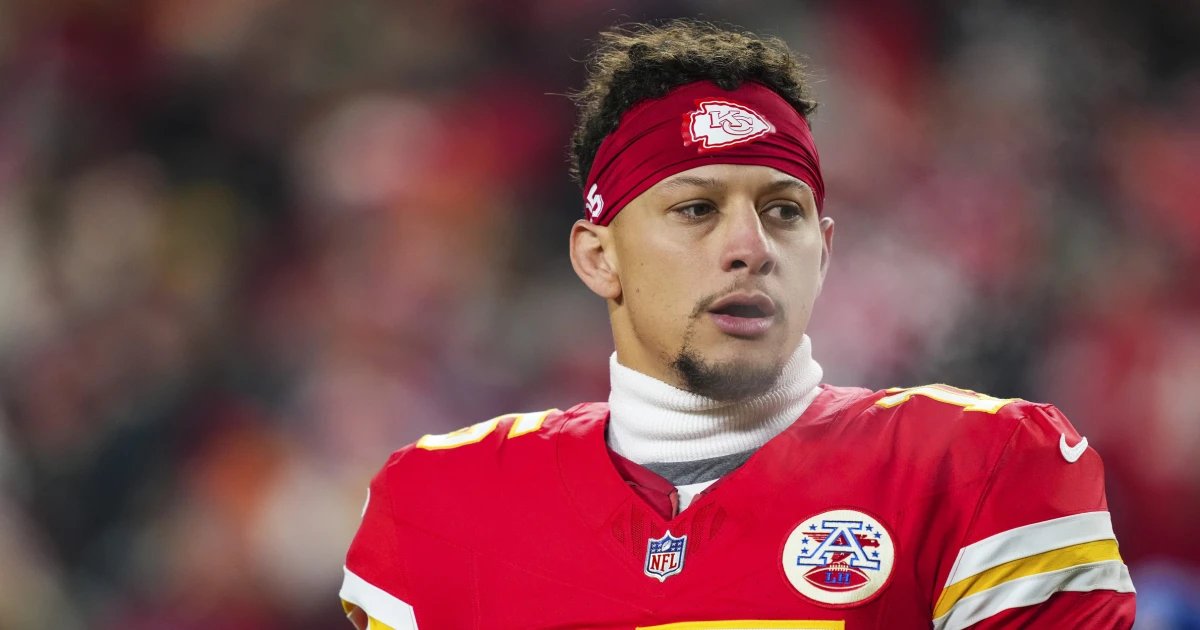 Chiefs quarterback Patrick Mahomes out for season with torn ACL