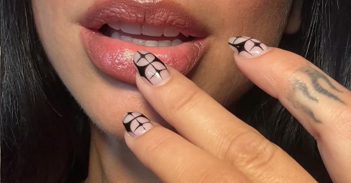 21 Black Nail Art Ideas For Your Chicest Manicure Yet