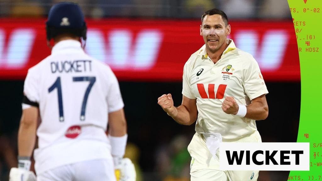 Boland bowls Duckett as ball stays very low