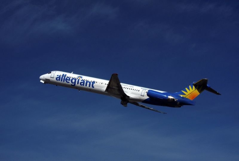 Exclusive-Pilots’ union blocks Allegiant Air bid to get US residency for foreign hires