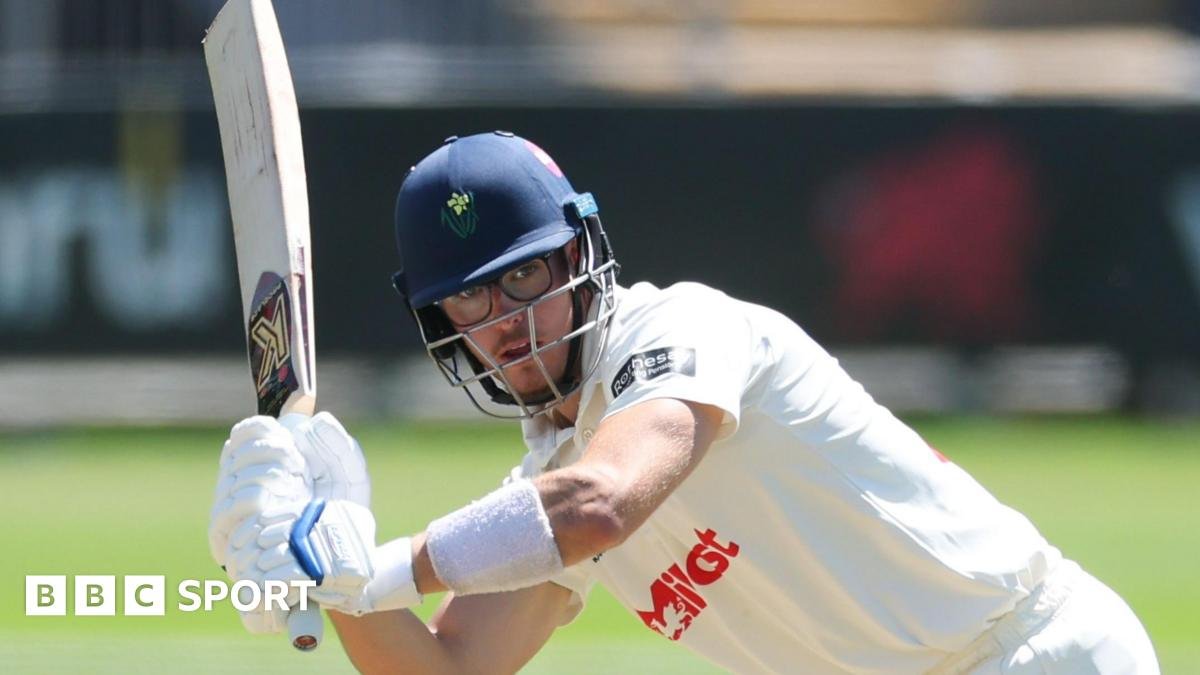 Asa Tribe: England Lions and Jersey batter signs new Glamorgan contract
