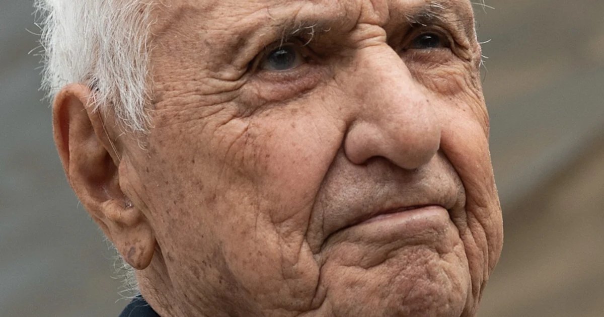 Acclaimed architect Frank Gehry dies at 96