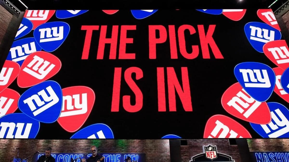 2026 NFL mock draft: Giants trade No. 1 pick as QBs, edge rushers dominate top 10