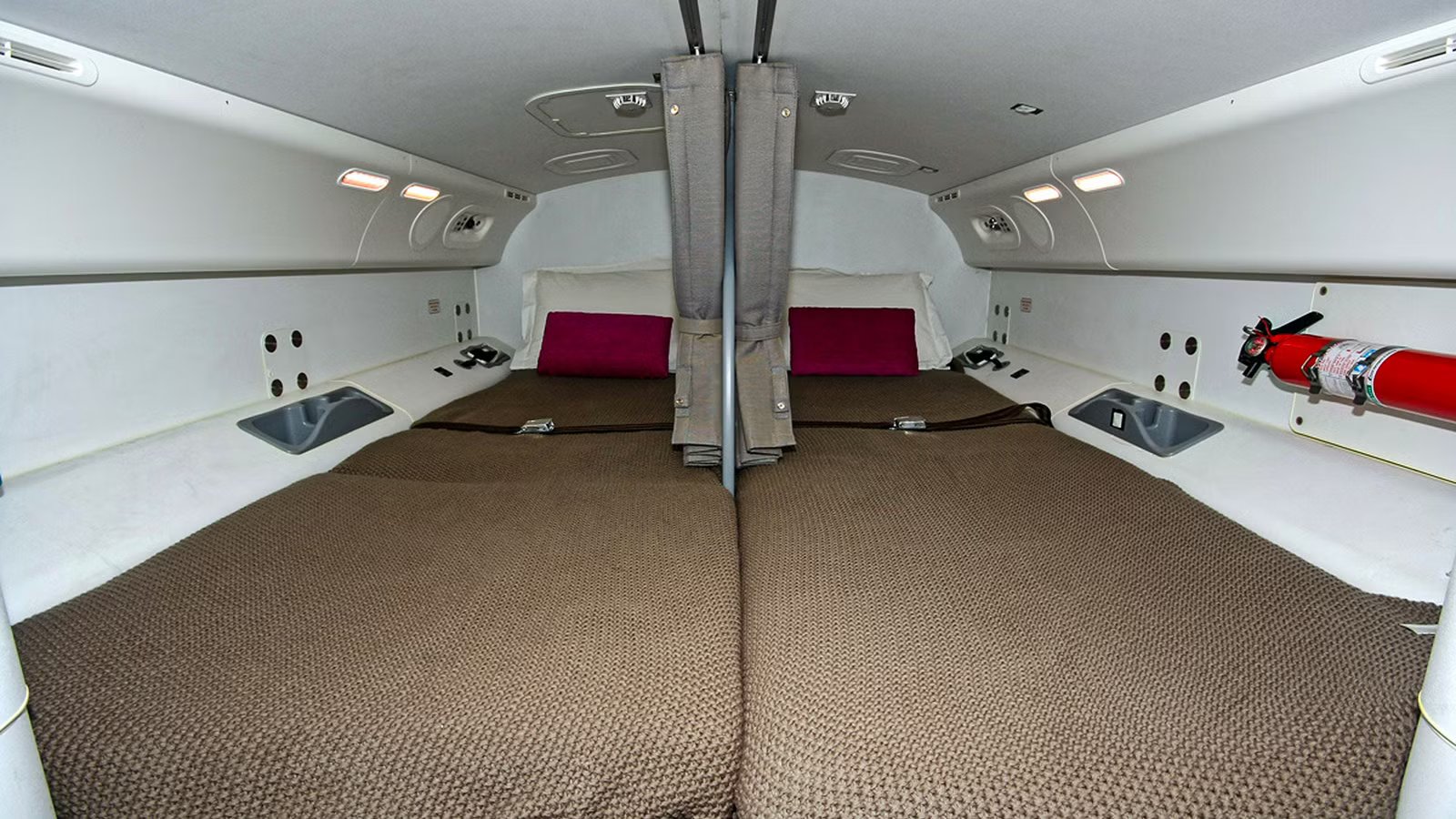 How Cabin Crew Rest & Sleep On The Boeing 747-8
