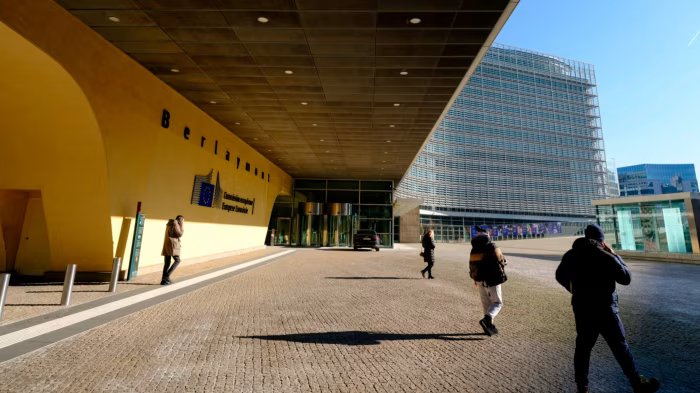 Will the EU’s bid to use frozen Russian assets hit the euro? 