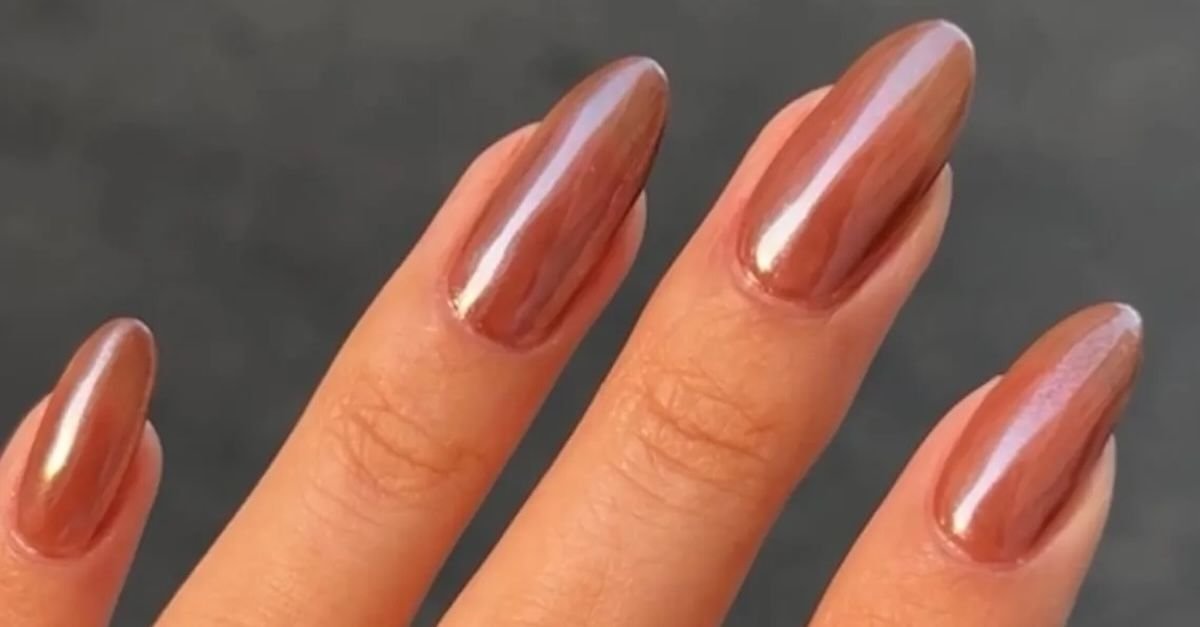 Gingerbread Nails Are *The* Holiday Manicure For 2025