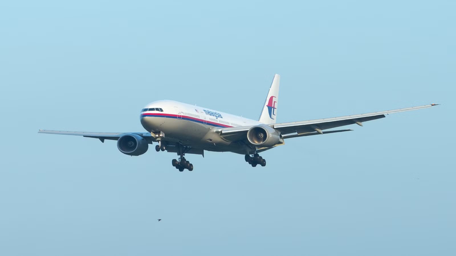 Malaysia Airlines To Compensate Over $400,000 Per Family As Search Efforts Restart