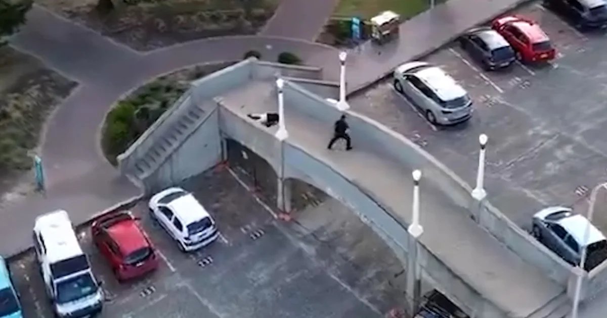 Drone video appears to show final moments of Bondi Beach shooting