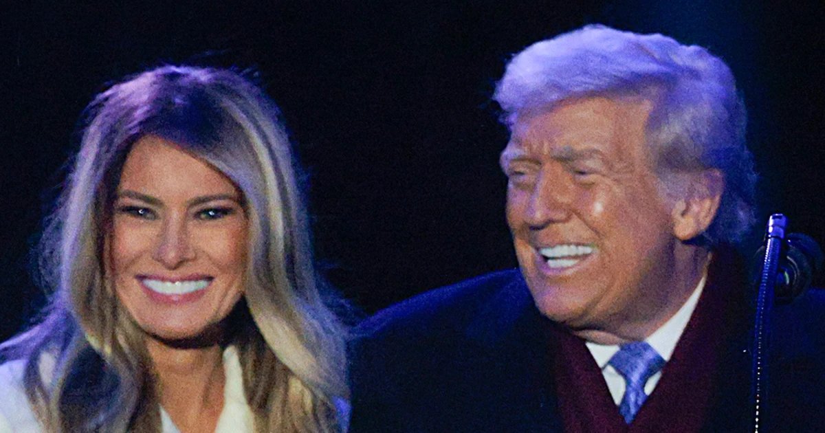 Trump, first lady light National Christmas Tree