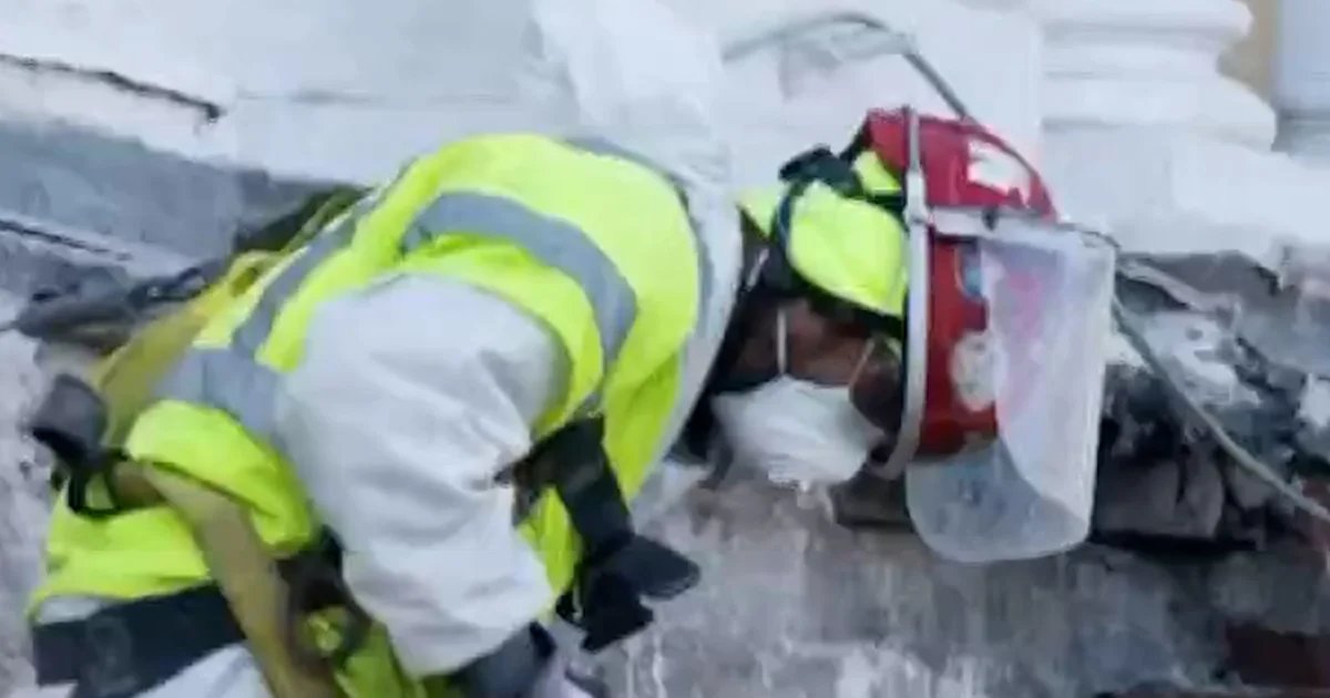 Trump hires new White House ballroom architect