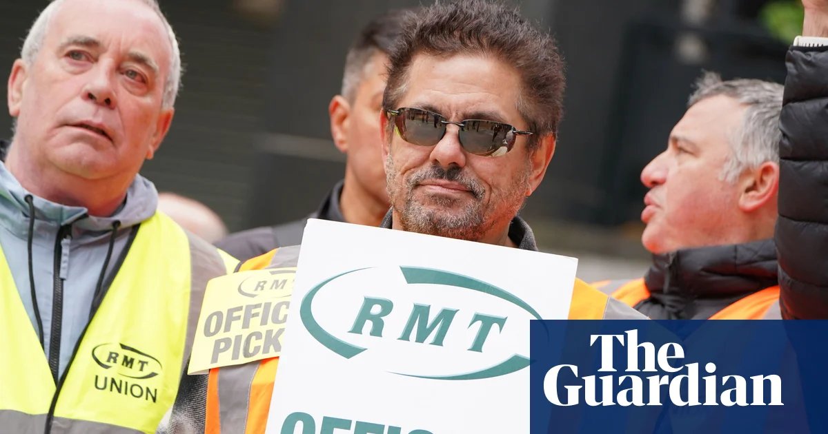 UK government should end rail outsourcing ‘racket’, says union | Rail industry